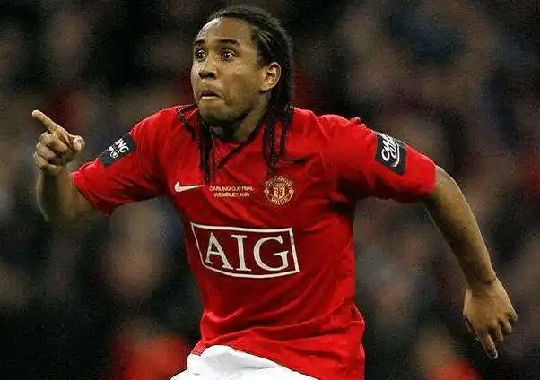 定期在此举 定期在此举