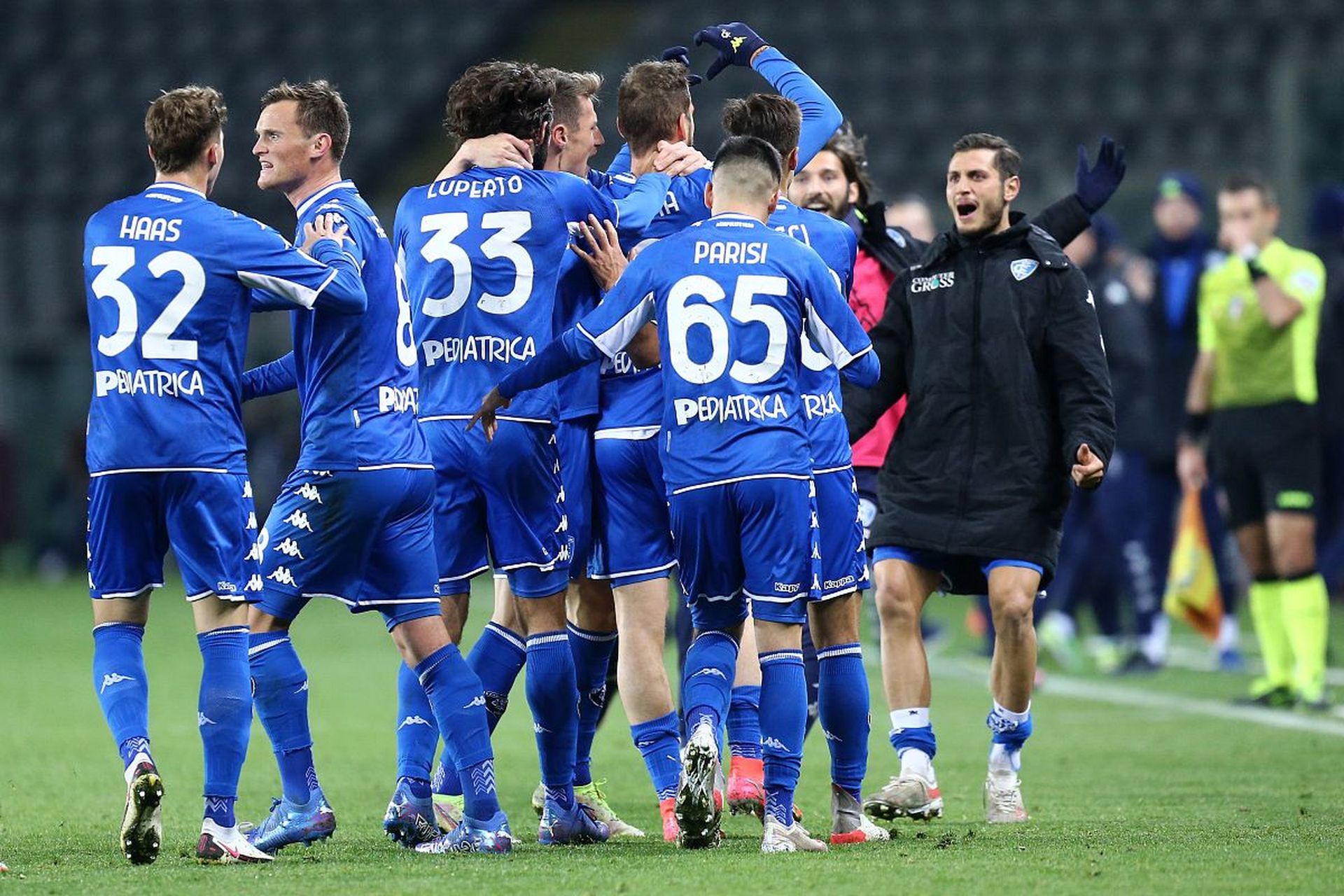 现突出的 现突出的